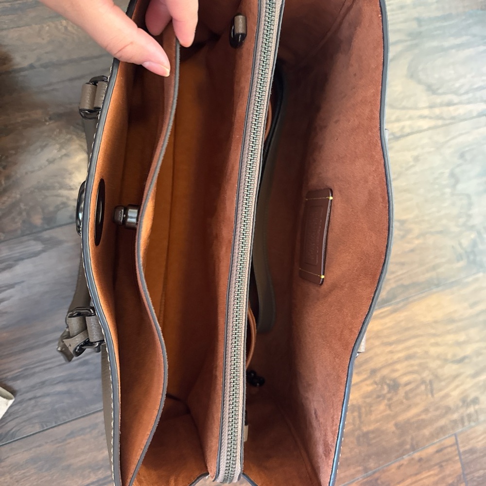 Coach Tan Leather Tote Bag - Picture 4 of 7